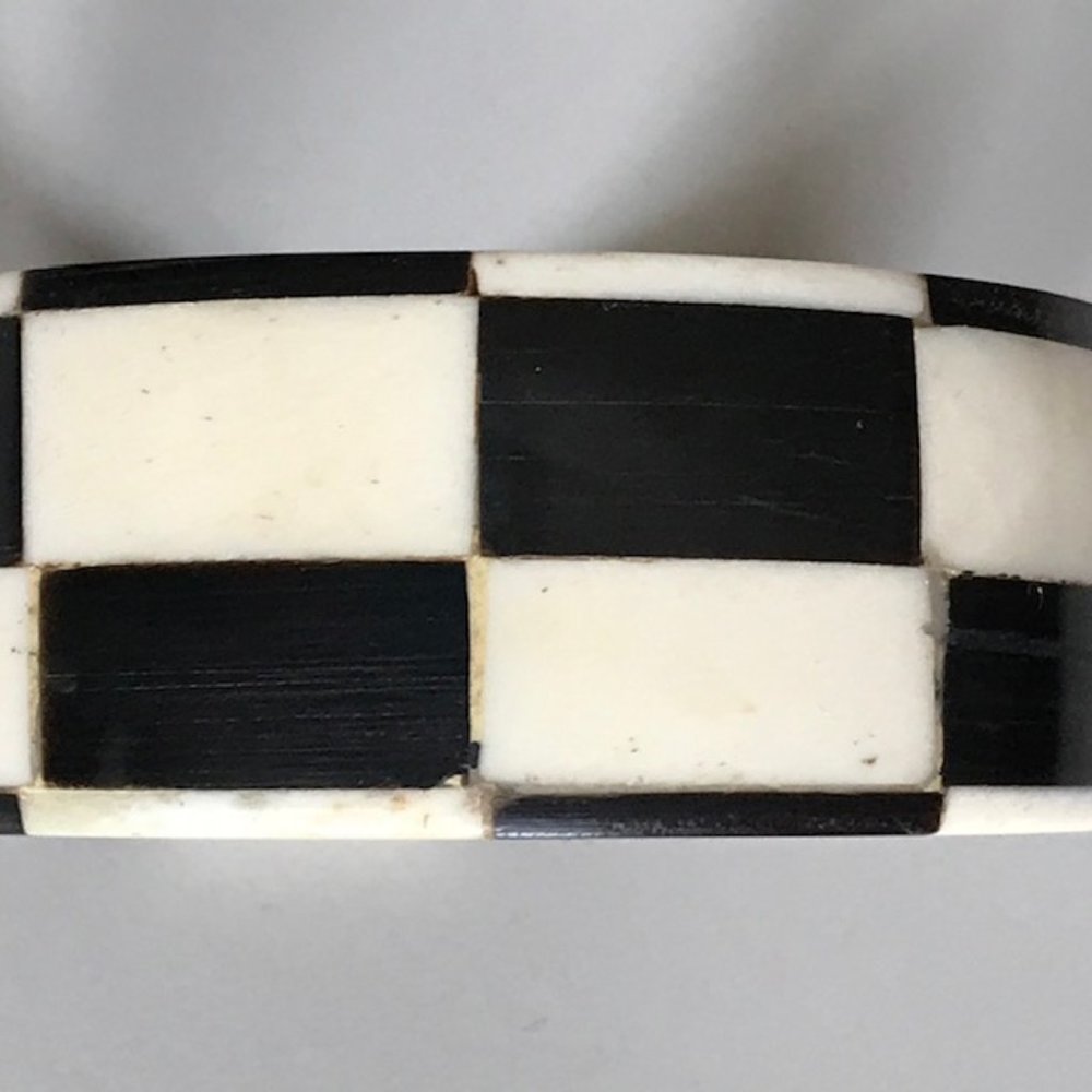 Black and white inlaid bone bracelets - Picture 3 of 5
